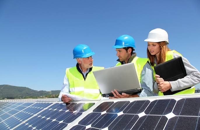 Sistemas BESS Industriales y Suministros